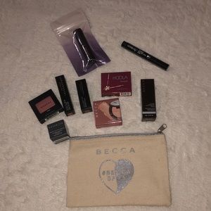 Deluxe makeup sample bag